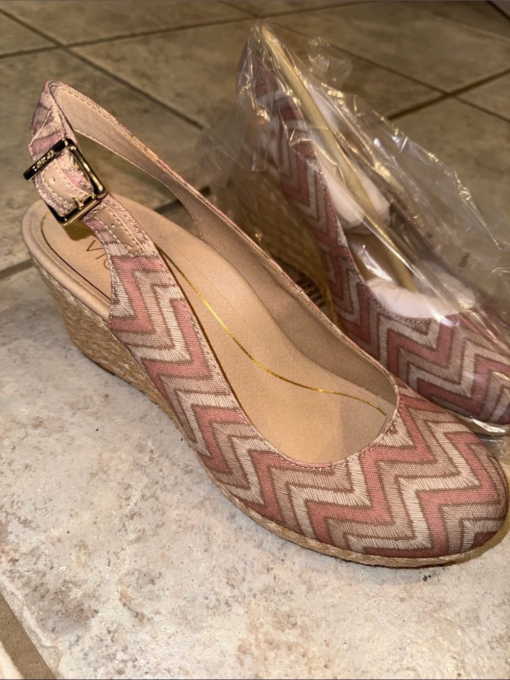 NEW Vionic Pink Chevron Slingback Espadrilles